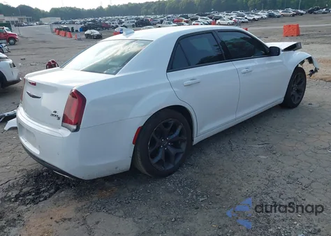 2021 Chrysler 300 300S z USA, uszkodzony, nr VIN 2C3CCABG2MH523868